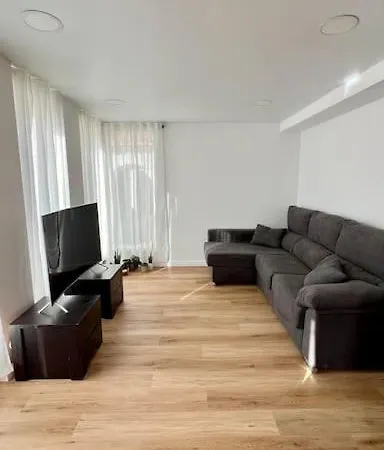 Vistas Maryvilla דירה קלפה